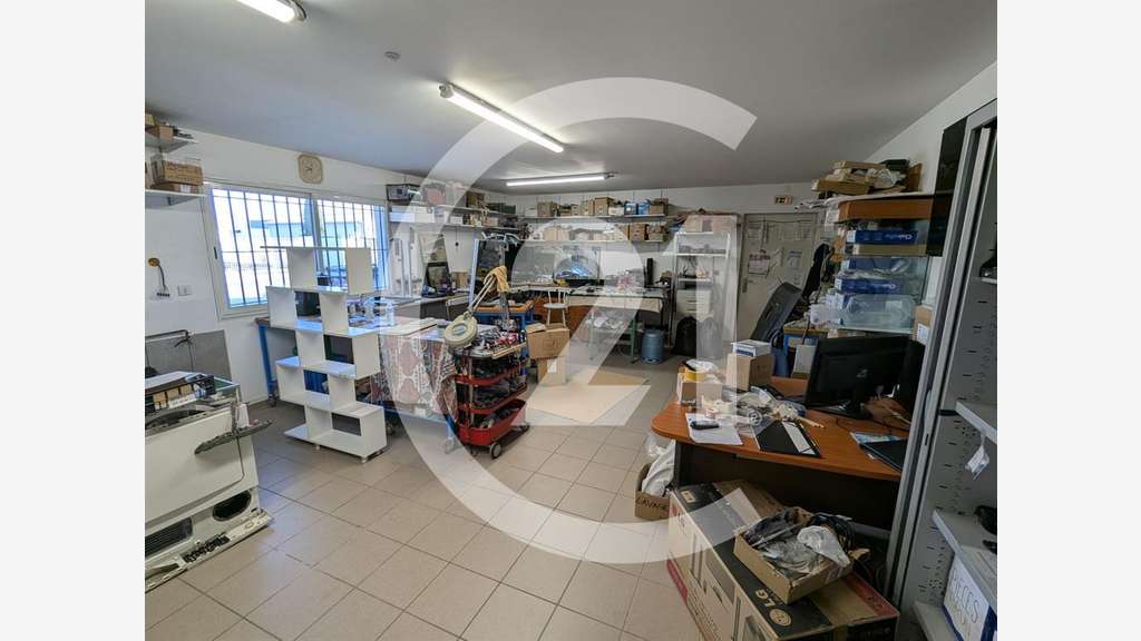 AV bâtiment d'activité à ZA Beaumont les Valence