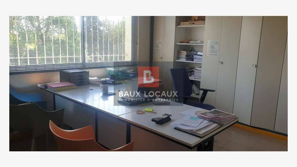 Vend bâtiment artisanal et agricole 662m² Aubignan