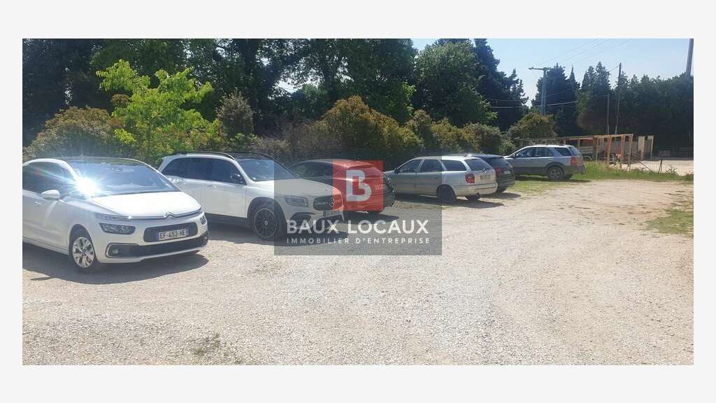 Vend bâtiment artisanal et agricole 662m² Aubignan