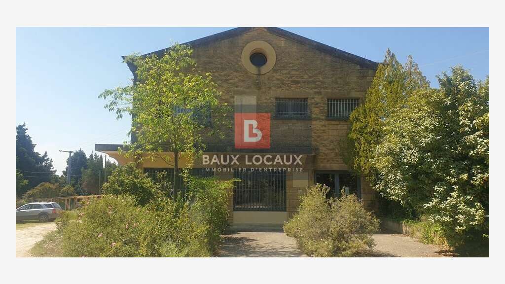 Vend bâtiment artisanal et agricole 662m² Aubignan