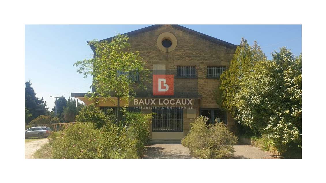 Vend bâtiment artisanal et agricole 662m² Aubignan