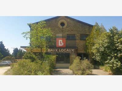 Vend bâtiment artisanal et agricole 662m² Aubignan