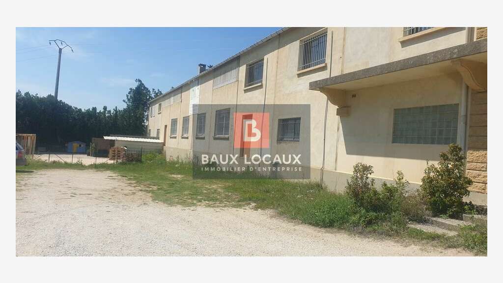 Vend bâtiment artisanal et agricole 662m² Aubignan
