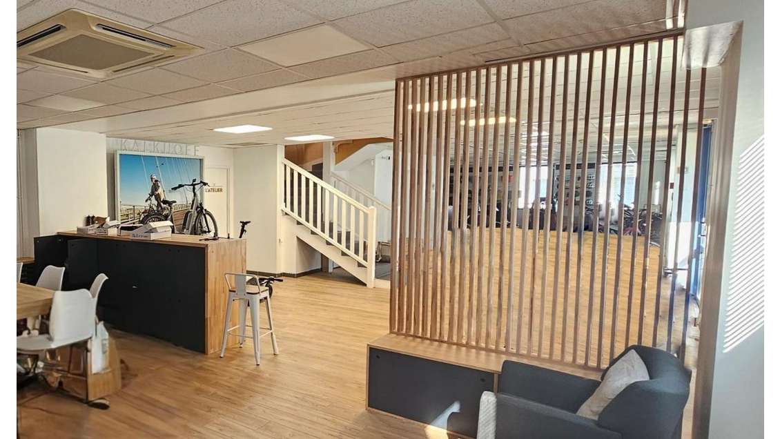 AV entrepôt et bureaux 730m² à Croissy-sur-Seine