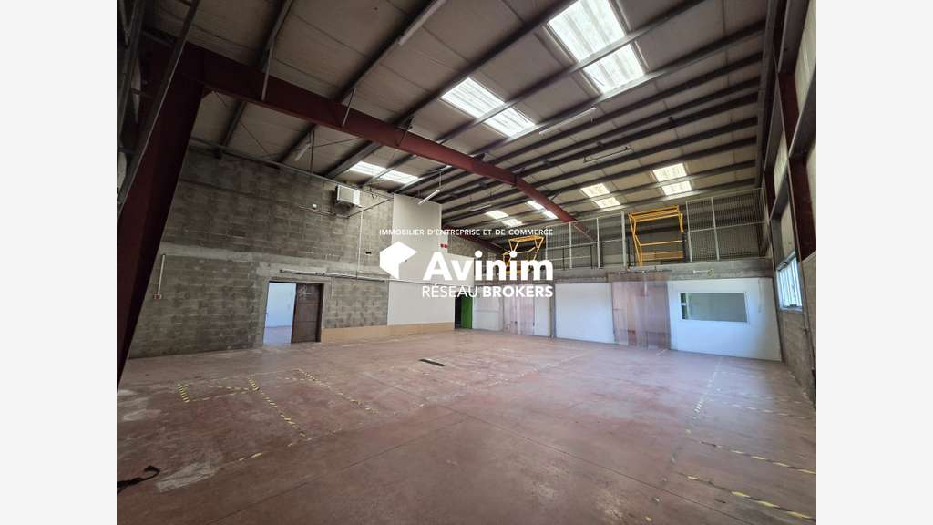 Bâtiment professionnel 865m² à Annecy Cran-Gevrier