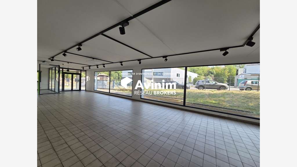 Bâtiment professionnel 865m² à Annecy Cran-Gevrier