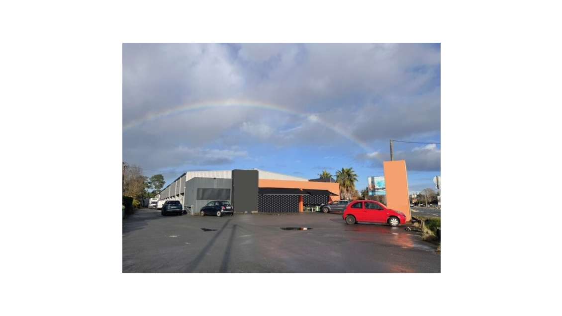 Vente bâtiment production commerce 2140m² Haillan