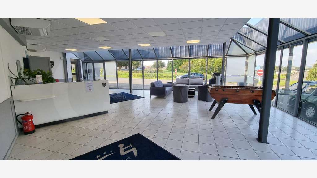 Vente local 759m² empl premium Bréal-sous-Montfort