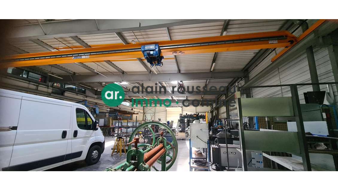 Vente superbe local d' activité 2300m² à Angers