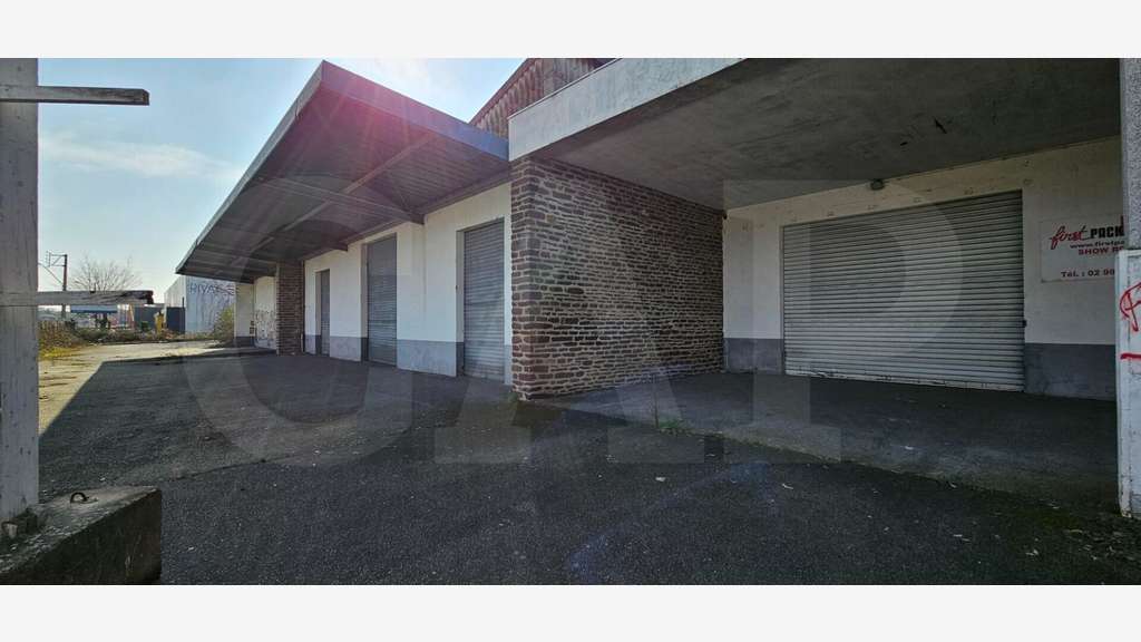 Vente bâtiment 3300m² Rennes ZI route de Lorient
