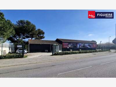 AV bâtiment indépendant 382m² Zone du Tubé Istres