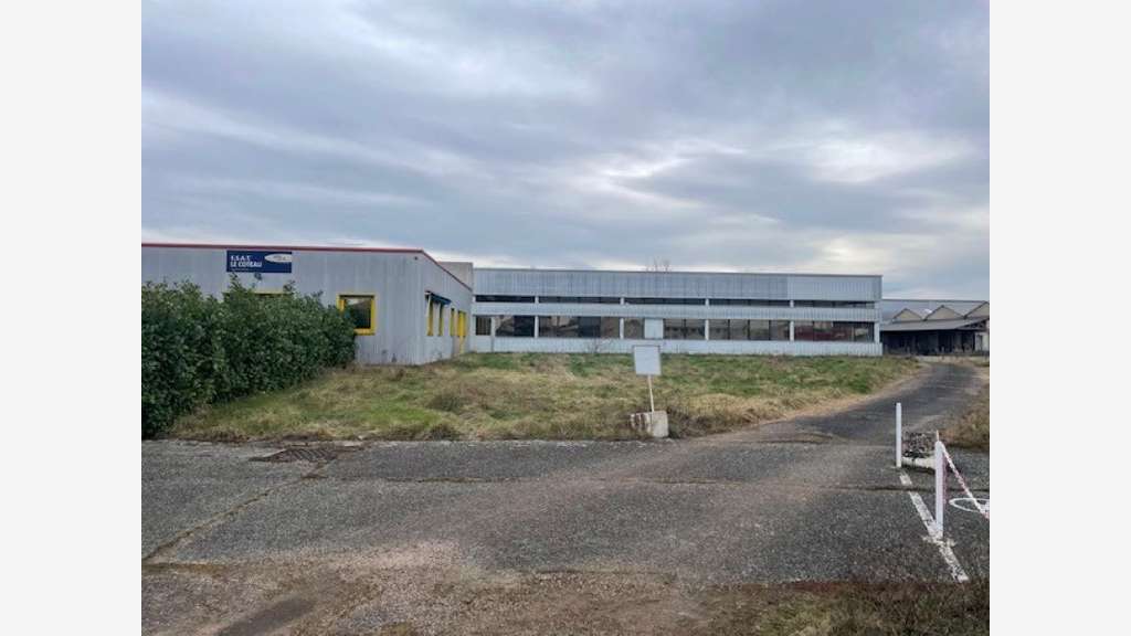 Vente bâtiment 490m² sur 1300m² au Coteau