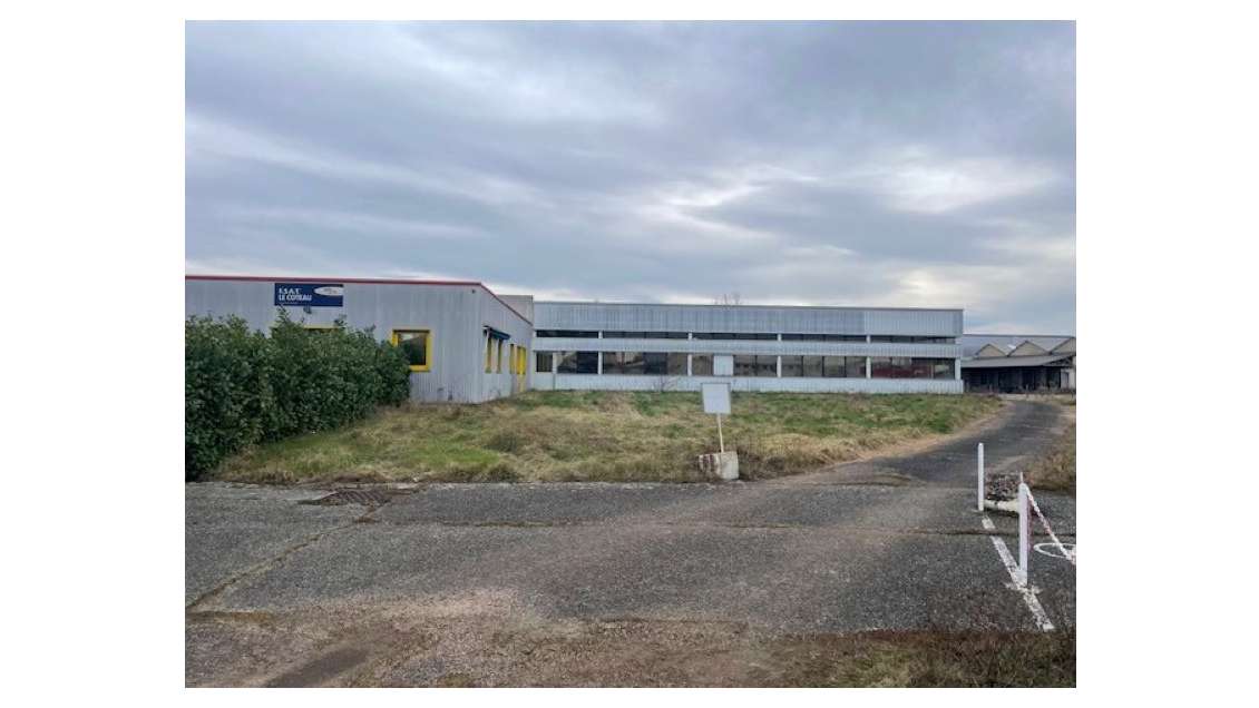 Vente bâtiment 490m² sur 1300m² au Coteau