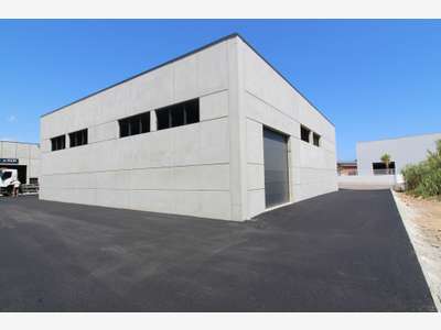 Vend bâtiment neuf 513m² en ZA à Puget sur Argens