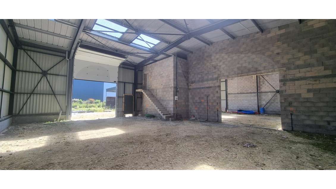 AV bâtiment neuf 610m² à Orgères au Sud de Rennes