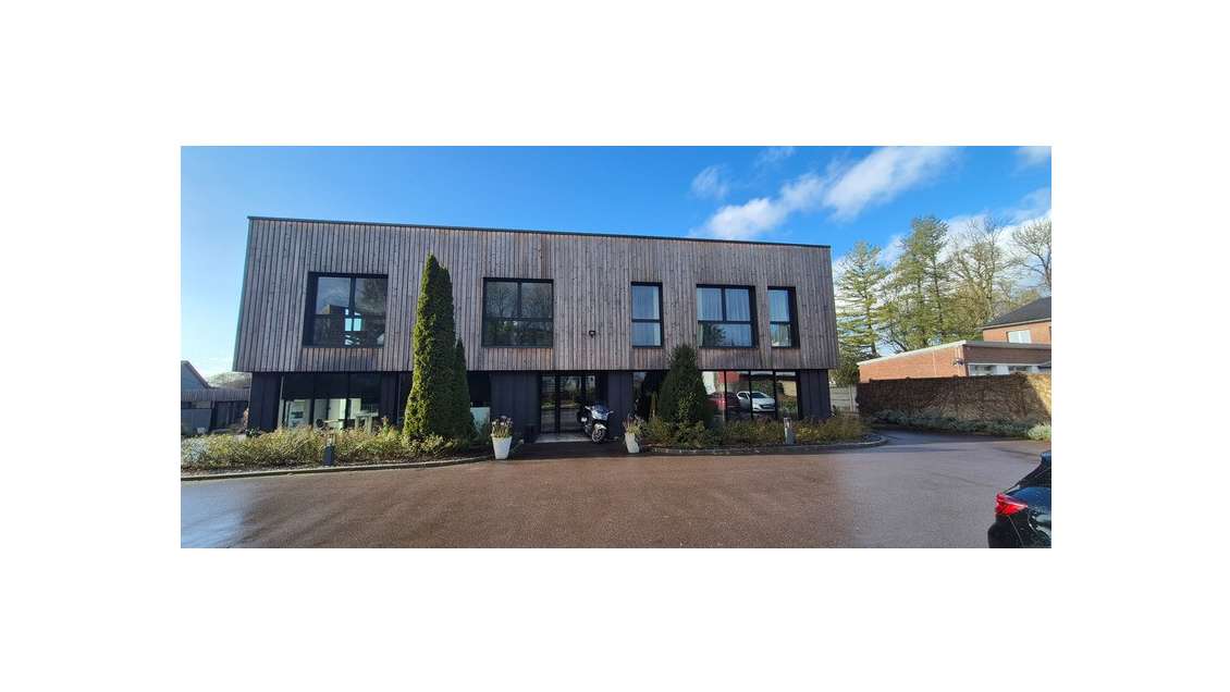 A vendre bâtiment rénové 980m² à Bois-Guillaume