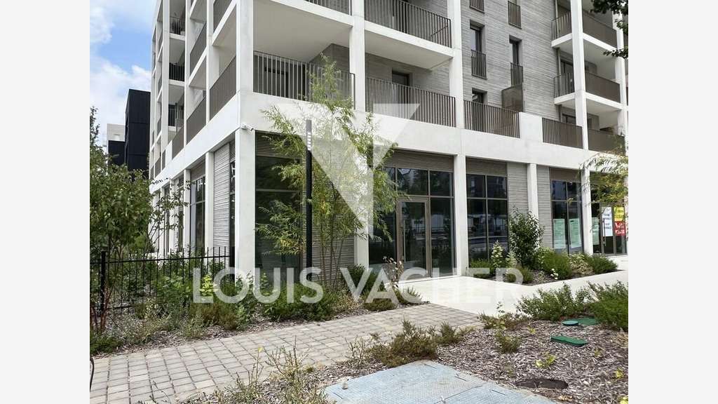 Vente local commercial 193m² à Bordeaux Lac