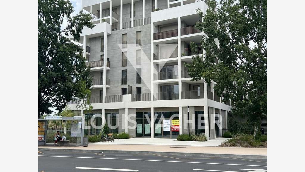 Vente local commercial 193m² à Bordeaux Lac