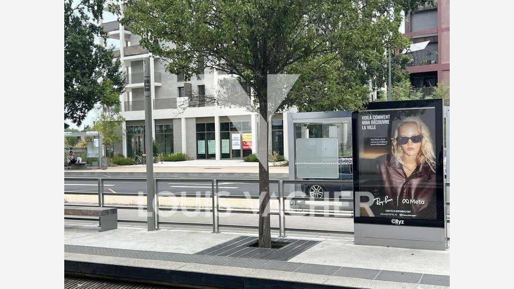 Vente local commercial 193m² à Bordeaux Lac