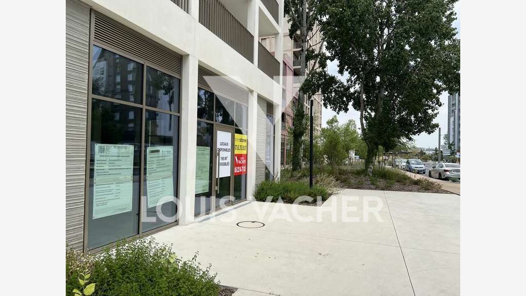 Vente local commercial 193m² à Bordeaux Lac