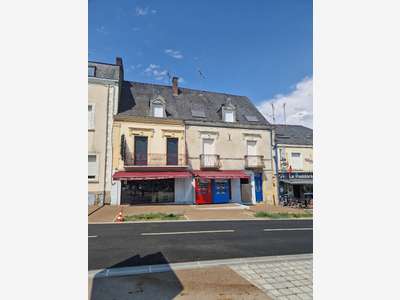 A vendre murs avec appartement à Chateau Gontier