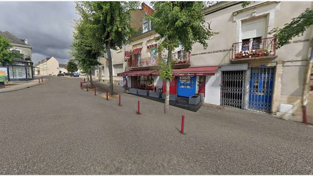A vendre murs avec appartement à Chateau Gontier