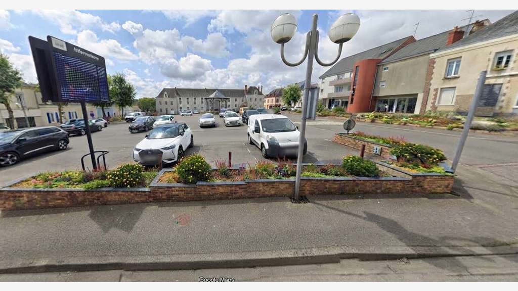 A vendre murs avec appartement à Chateau Gontier