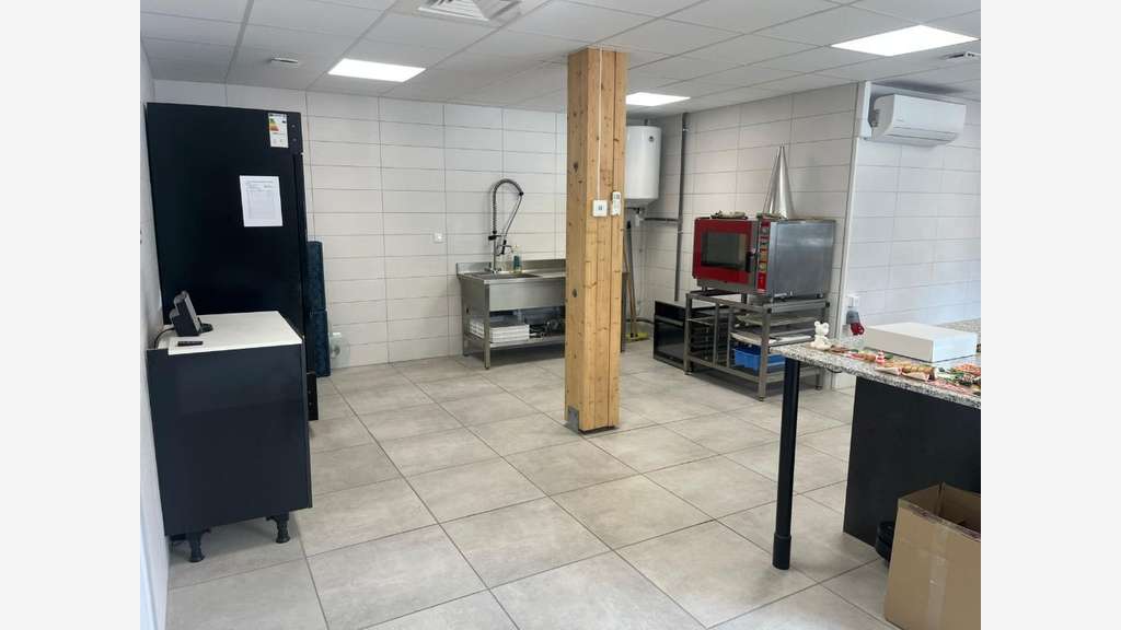 Local commercial de 64m² à louer à Saint-Jorioz