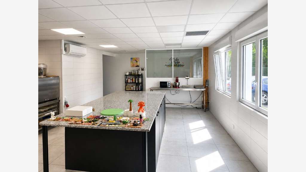 Local commercial de 64m² à louer à Saint-Jorioz