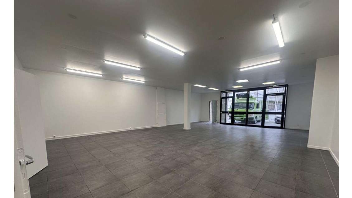 Vente local 125m² empl stratégique à Valenton