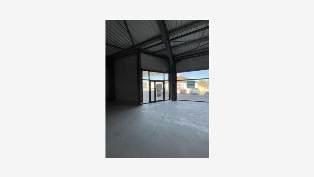 Vente local commercial 317m² à Montmorillon