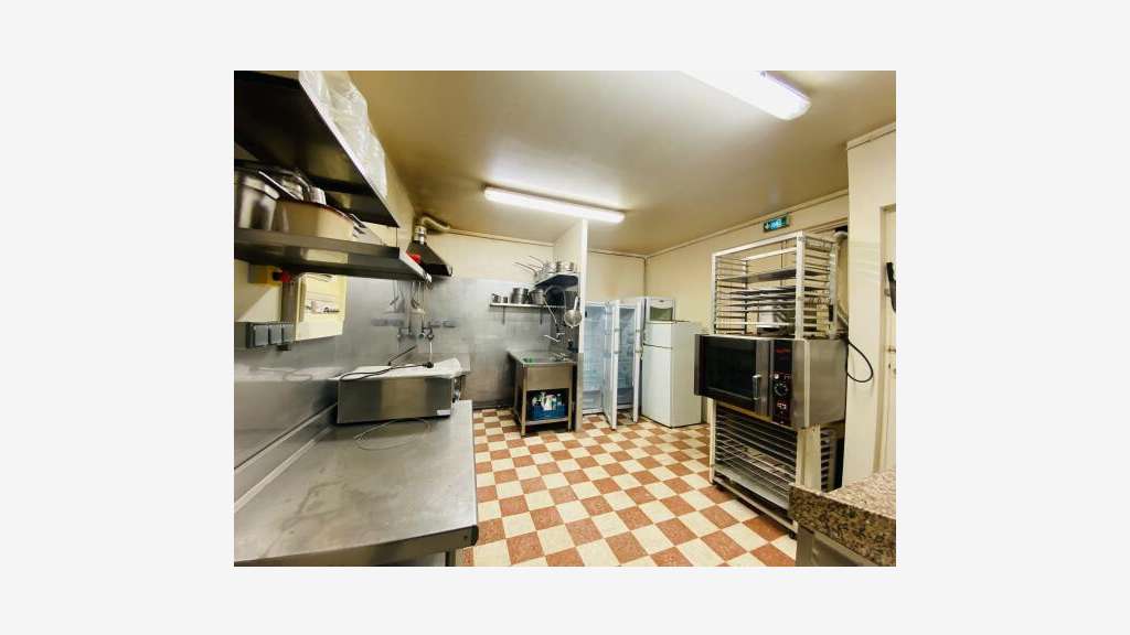 Vente superbe local 140m² à Narbonne-plage