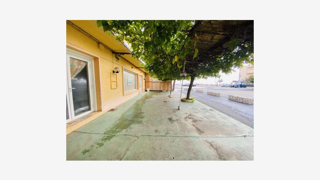Vente superbe local 140m² à Narbonne-plage