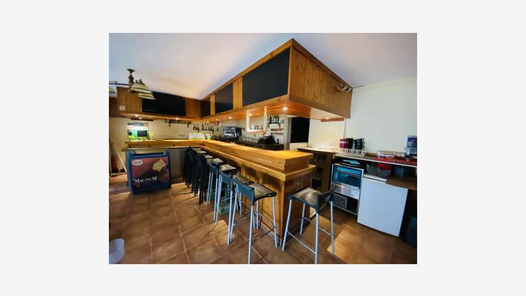 Vente superbe local 140m² à Narbonne-plage