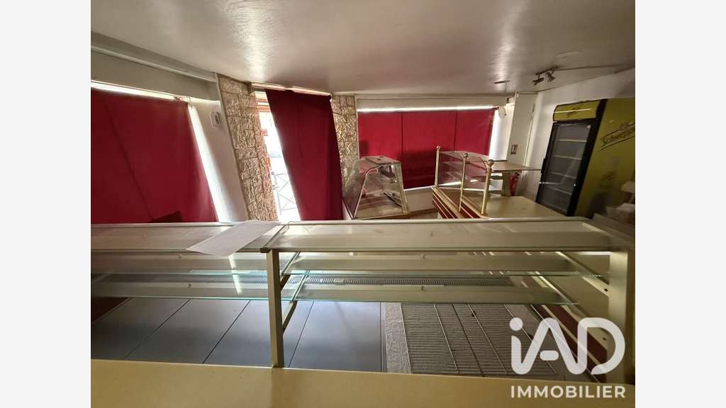 Vente boutique d’angle 35m² à Saint-Maur Adamville