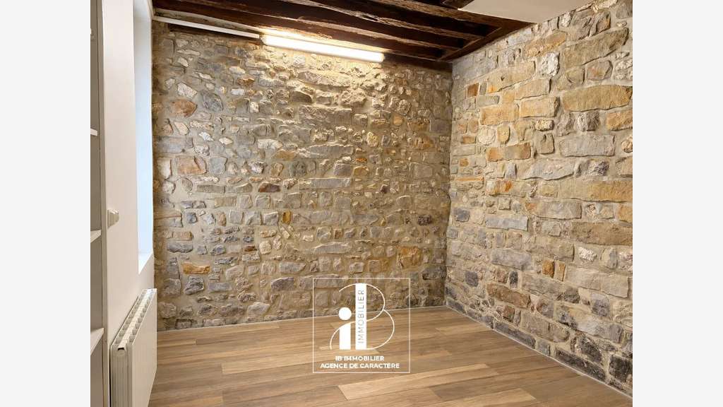 A vendre boutique 58m² à Fontainebleau centre