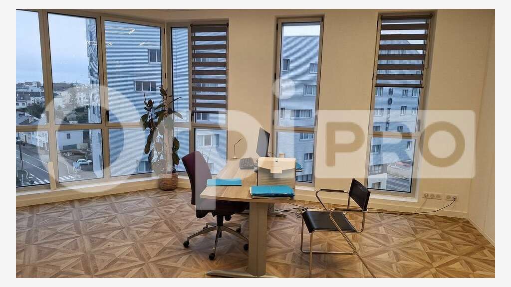 Vente bureaux 468m² très bon état à Saint-Nazaire