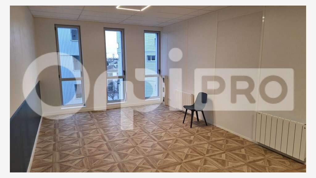 Vente bureaux 468m² très bon état à Saint-Nazaire