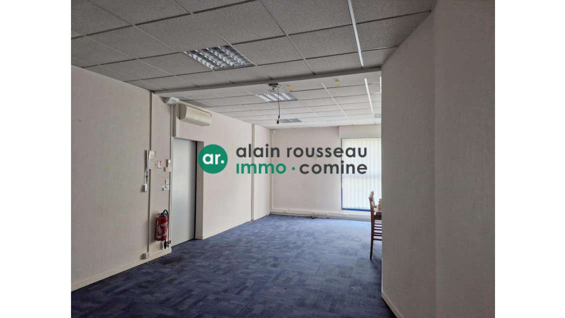 Vente open space 37m² R+1 à Angers Orgemont