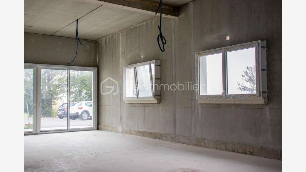 Local de 71 m² de plain-pied pour professionnel