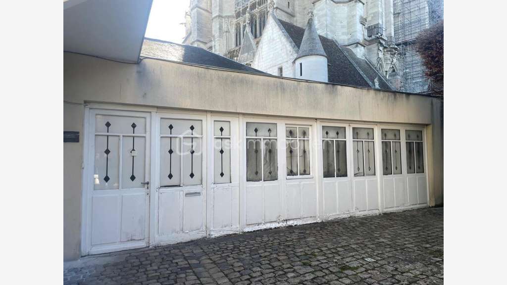 AV Local professionnel 172m² Beauvais hyper centre