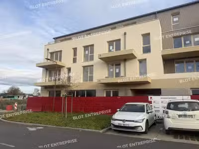 A vendre cellule brute de béton de 163m² à Bédée
