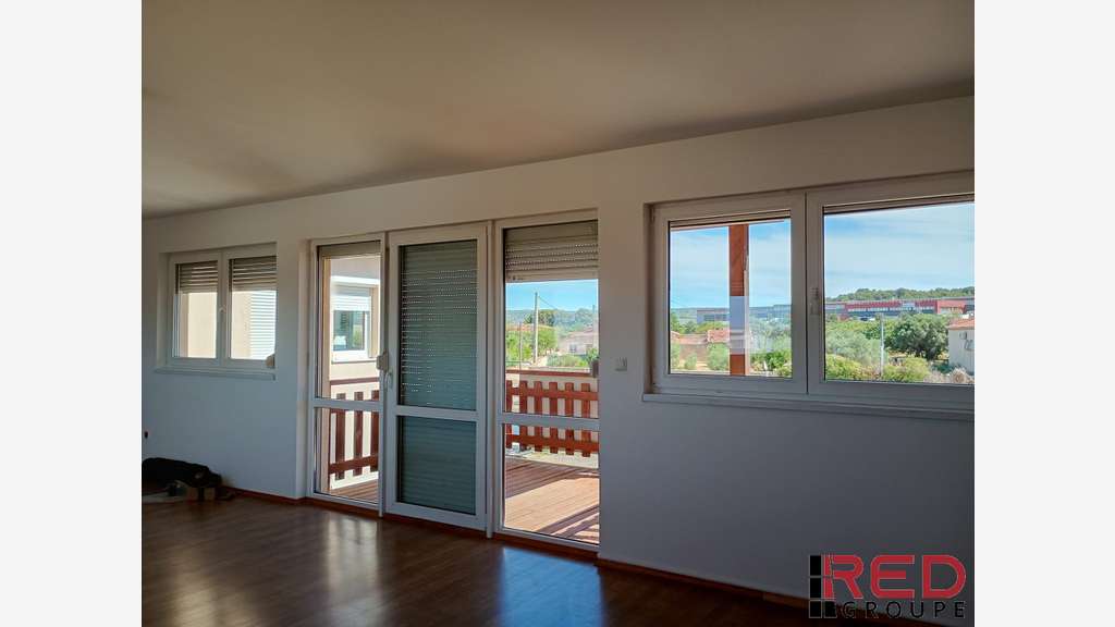 RARE À BERRE-L’ÉTANG : 2 500 M² DE FONCIER + 220 M