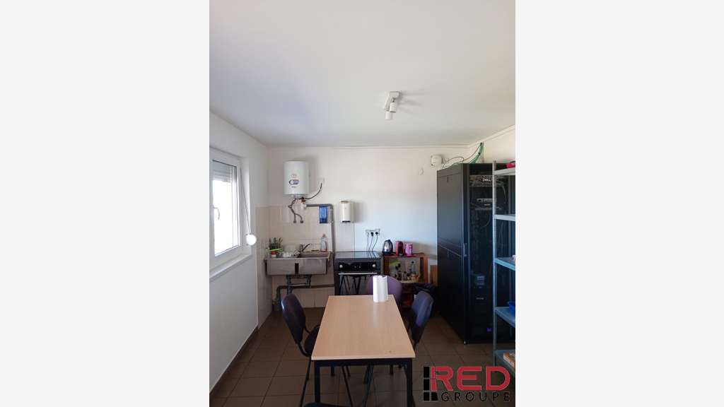 RARE À BERRE-L’ÉTANG : 2 500 M² DE FONCIER + 220 M