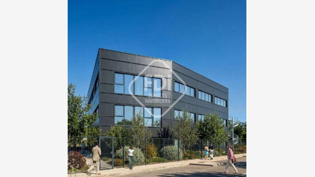 BUREAUX NEUFS A LA VENTE - BESSAN