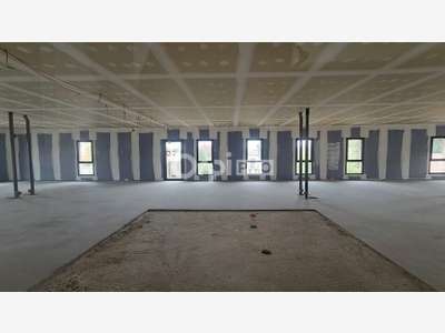 A vendre local professionnel 324m² à l'Est de Pau