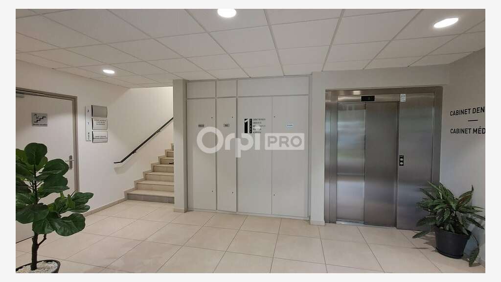 A vendre bureau dans centre médical, Est de Pau