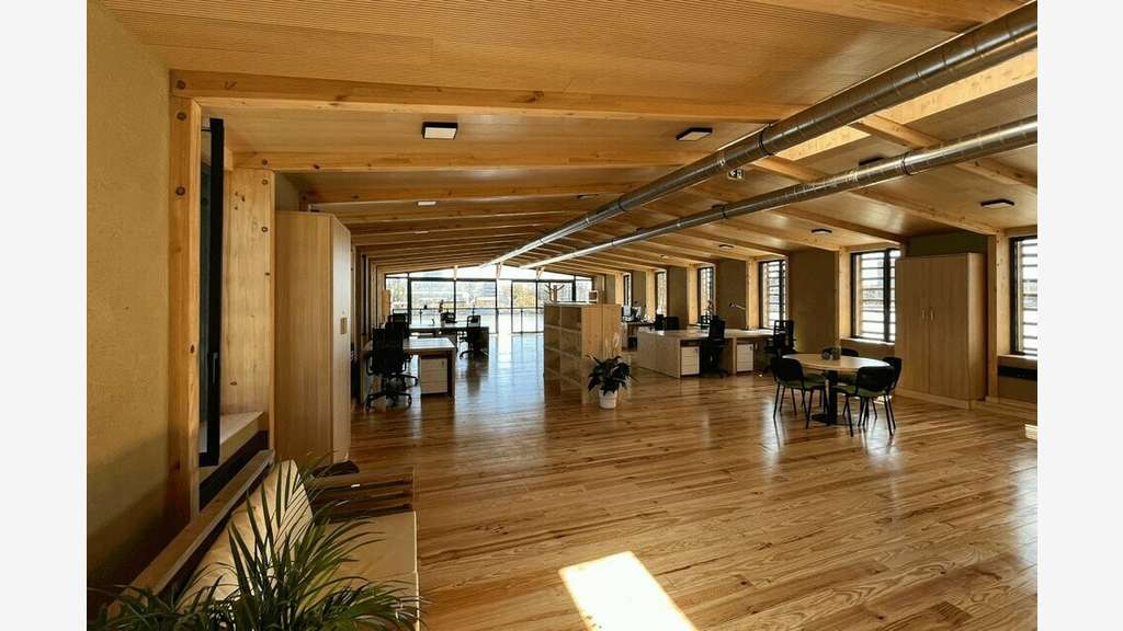 AV bureaux flottants 140m² à Bordeaux Bassins Flot
