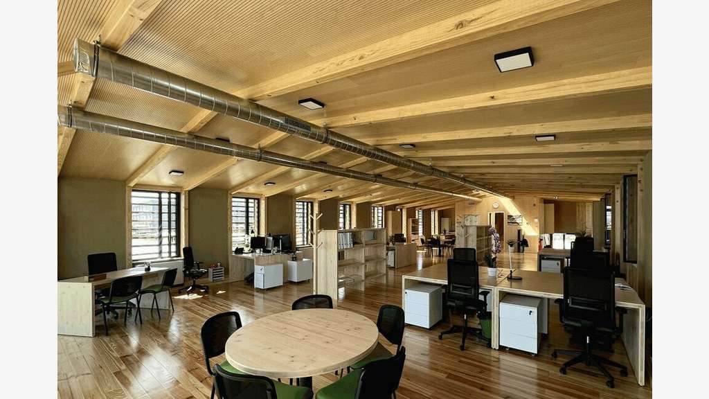AV bureaux flottants 140m² à Bordeaux Bassins Flot