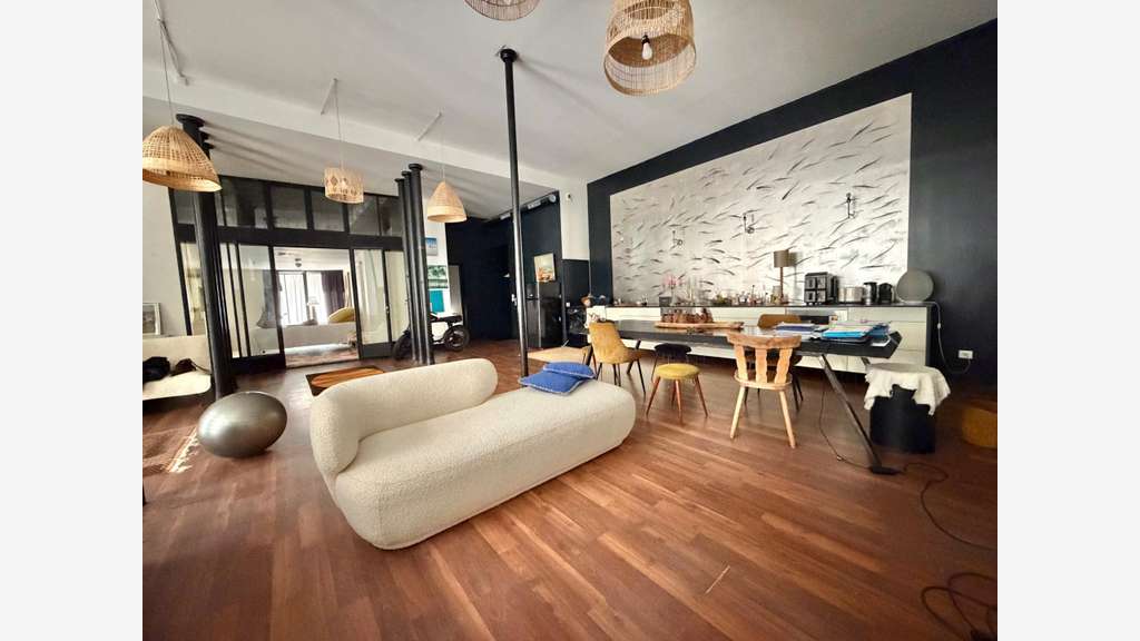 AV bureaux avec loft et caves Bordeaux St-Michel